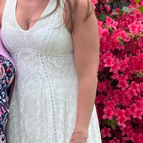 COPY - White Dress - Picture 3 of 4